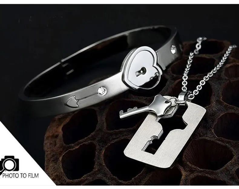 Couple Jewelry Stainless Steel Bracelet Love Heart Lock Bracelets Bangles Key Pendant Necklace for Women Men Lover Jewelry Gift