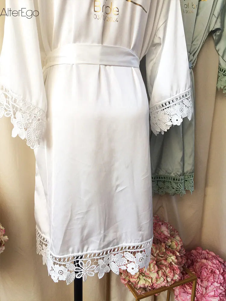 Silky Gowns Bride Tribe Wedding Morning Robes Hen Party Beautiful Lace Detail to Cuffs and Hem Robes Ladies Dressing Gown Kimono