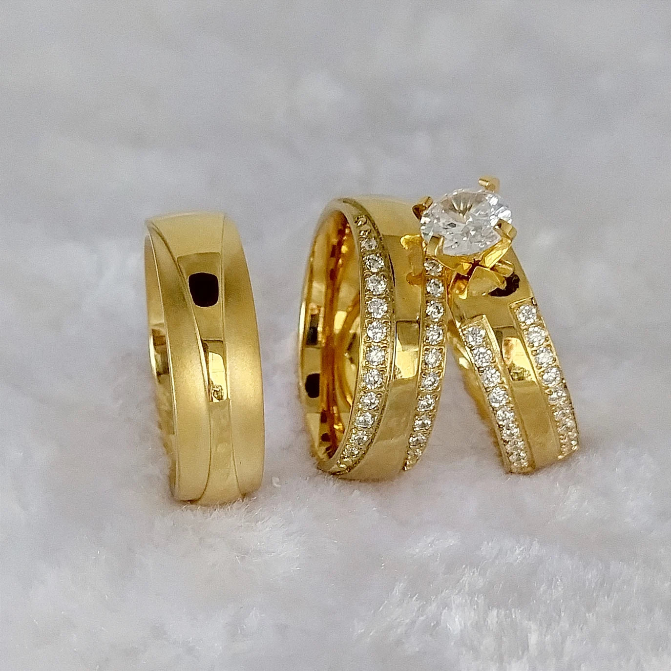 Trending Jewellery Handmade Crown Golden 3pcs Bridal Set Wedding Band Couples Cubic Zirconia Engagement Rings for Women