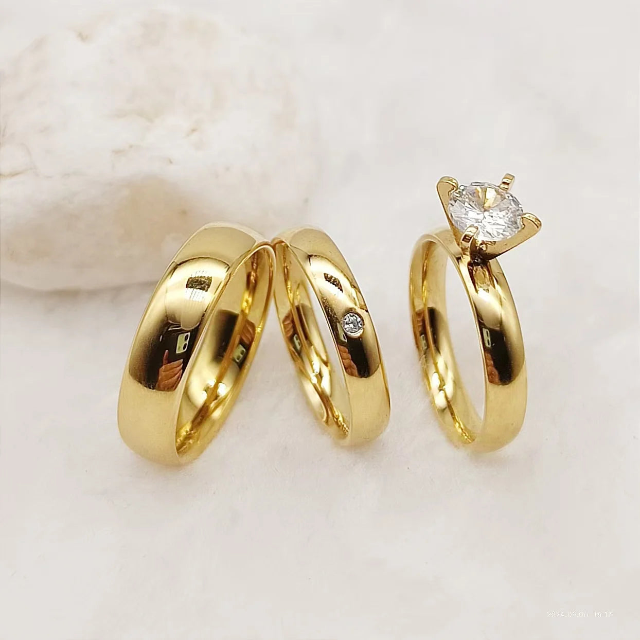 Trending Jewellery Handmade Crown Golden 3pcs Bridal Set Wedding Band Couples Cubic Zirconia Engagement Rings for Women