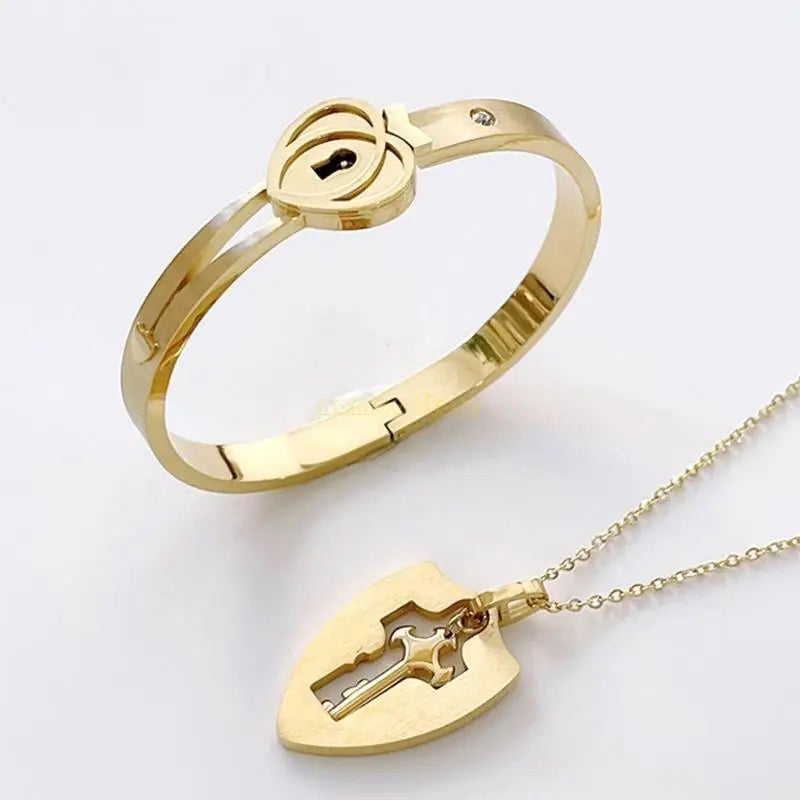 31BF Romantic Gift for Valentines Day Lock Bracelet and for Key Necklace Set for Coup